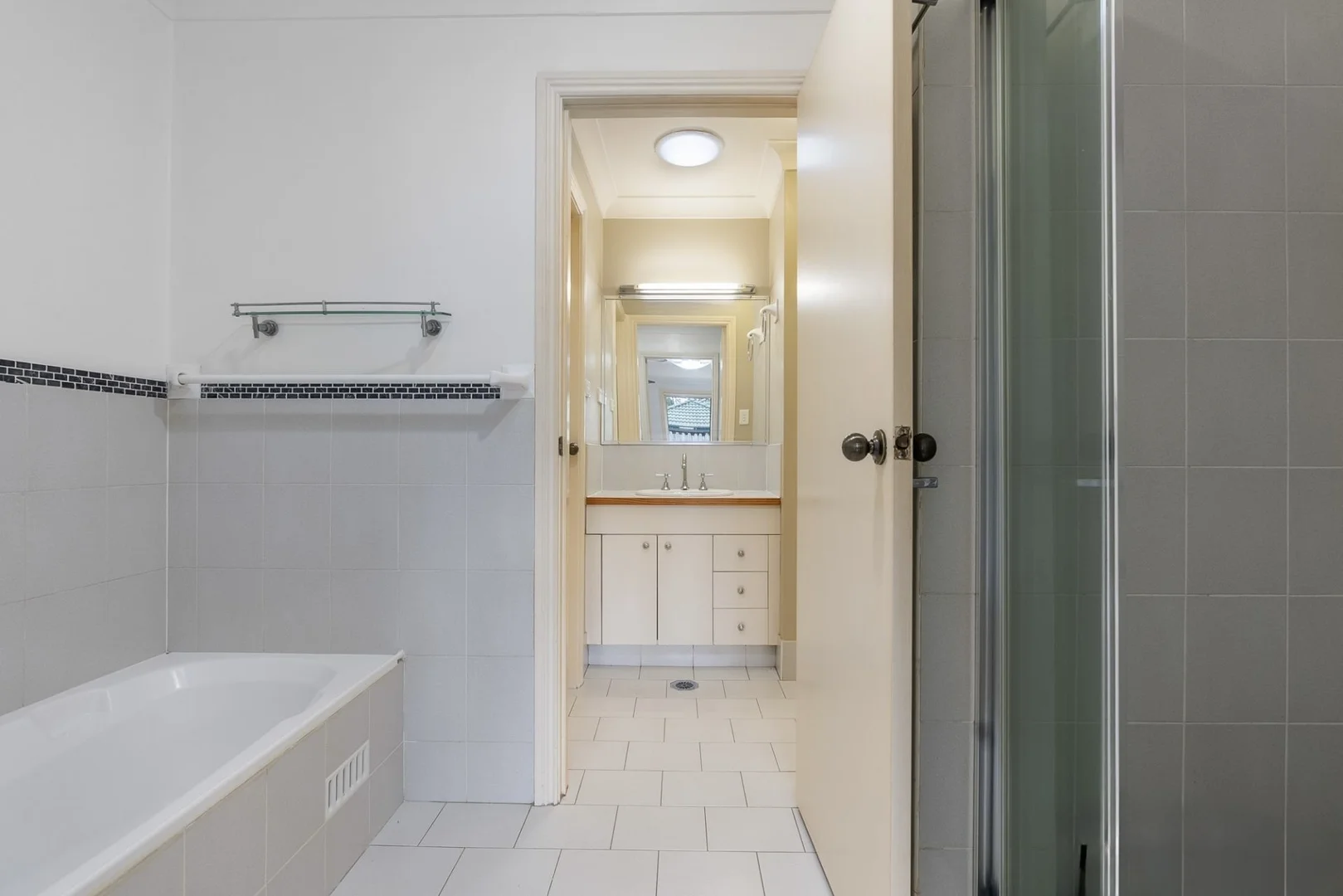 Additional image 7 of 8 kew gardens court, Wattle Grove NSW 2173