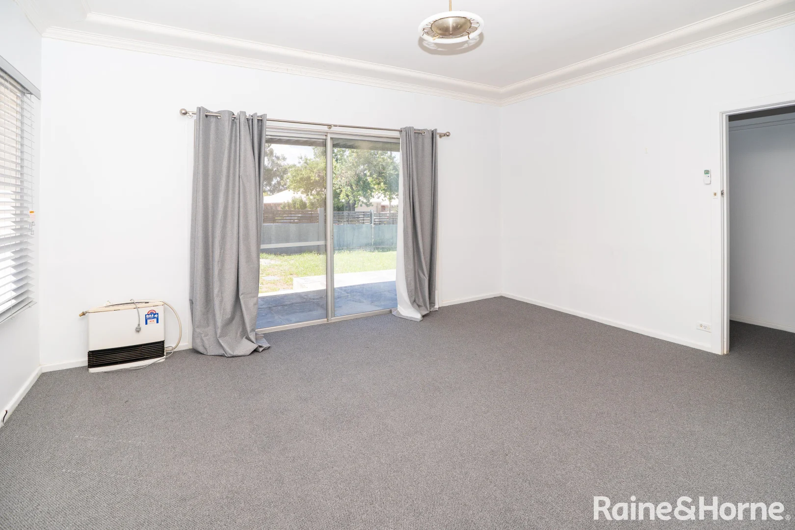 Additional image 4 of 10 John Street, Kooringal NSW 2650
