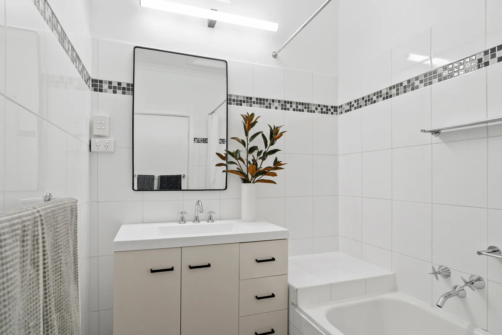 Additional image 8 of 5 Sycamore Street, Hamlyn Heights VIC 3215