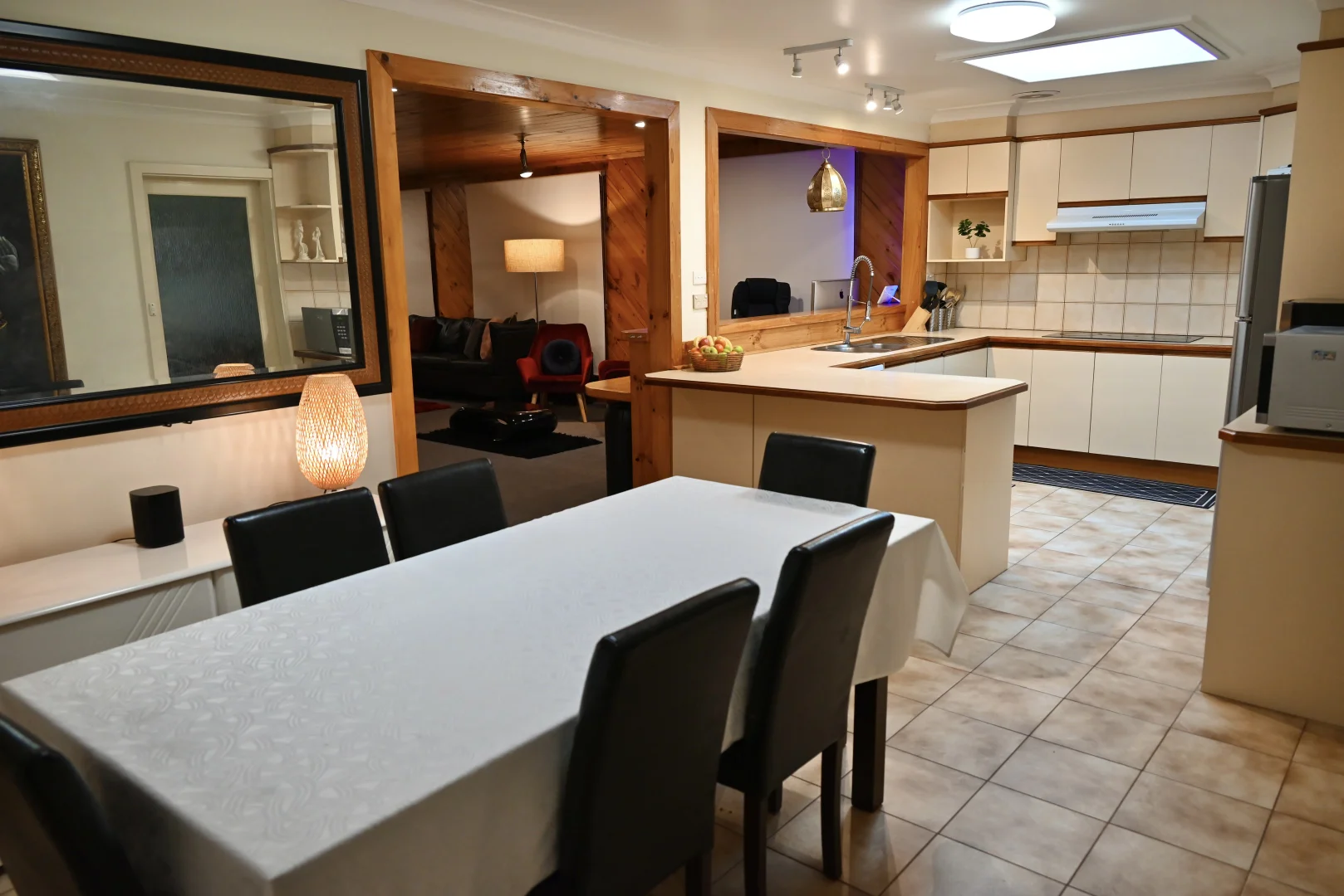 Additional image 2 of 48 Bimbadeen Drive, Mooroolbark VIC 3138