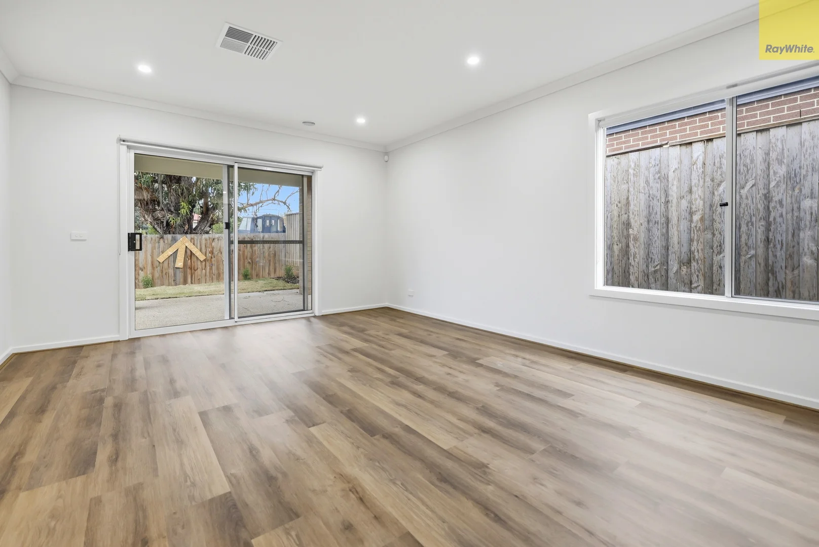 20 Holman Crescent, Bacchus Marsh VIC 3340 photo 4