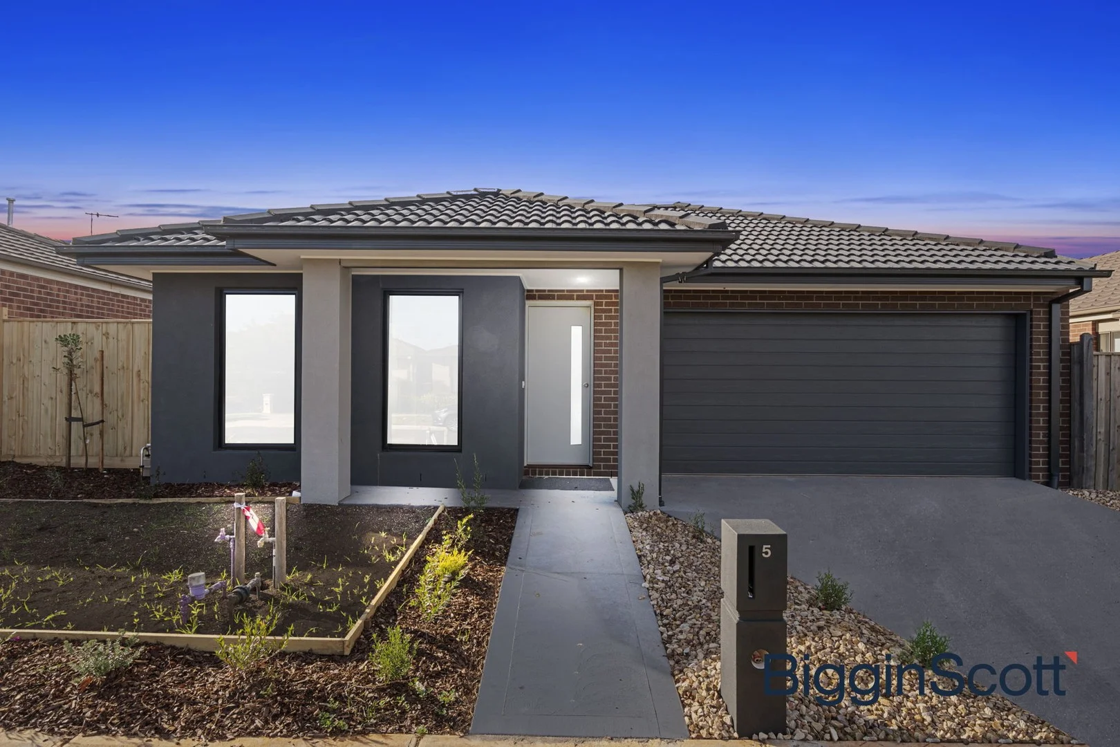 5 Edgware Street, Thornhill Park VIC 3335