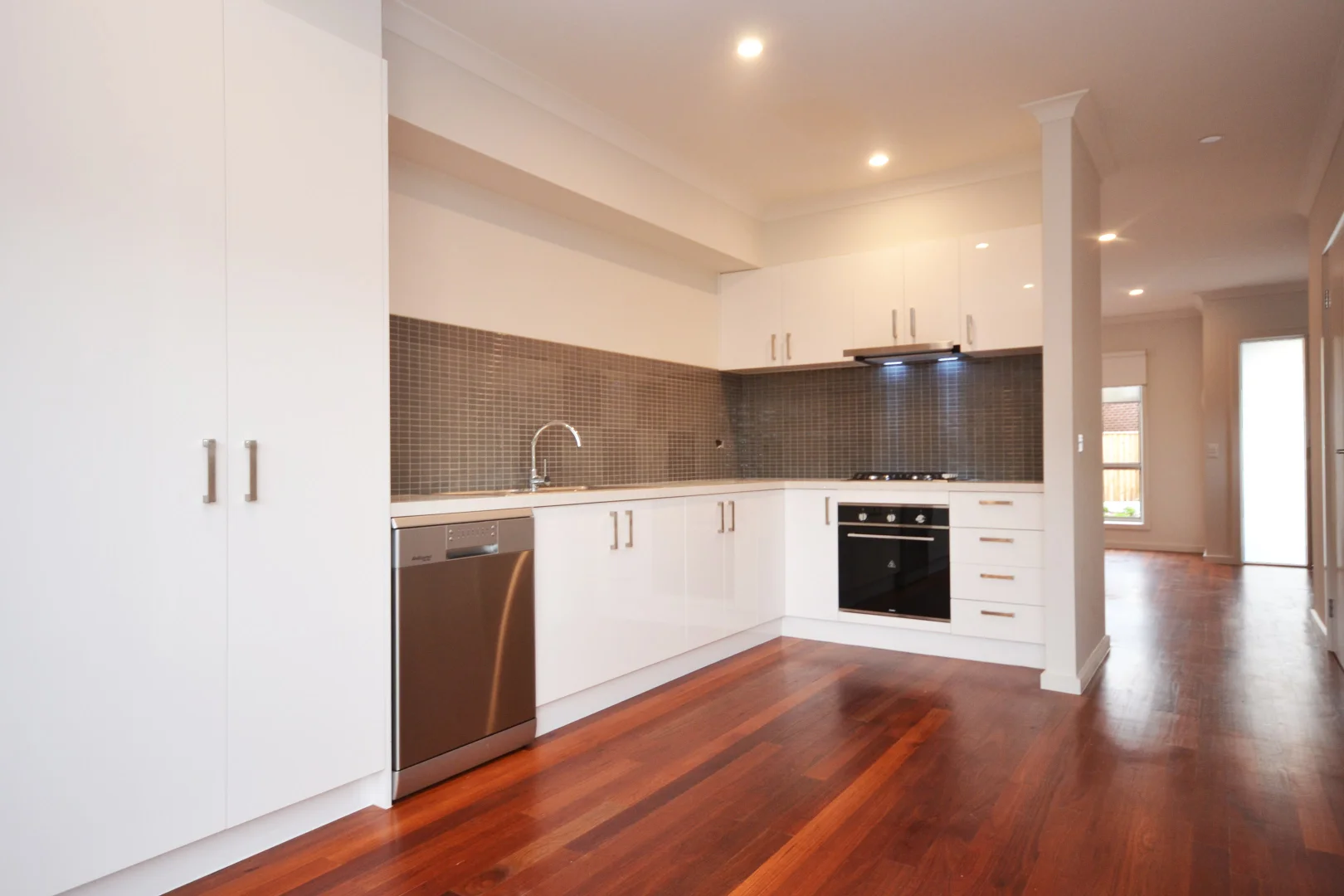 Additional image 3 of 4/126 Moffat Drive, Lalor VIC 3075