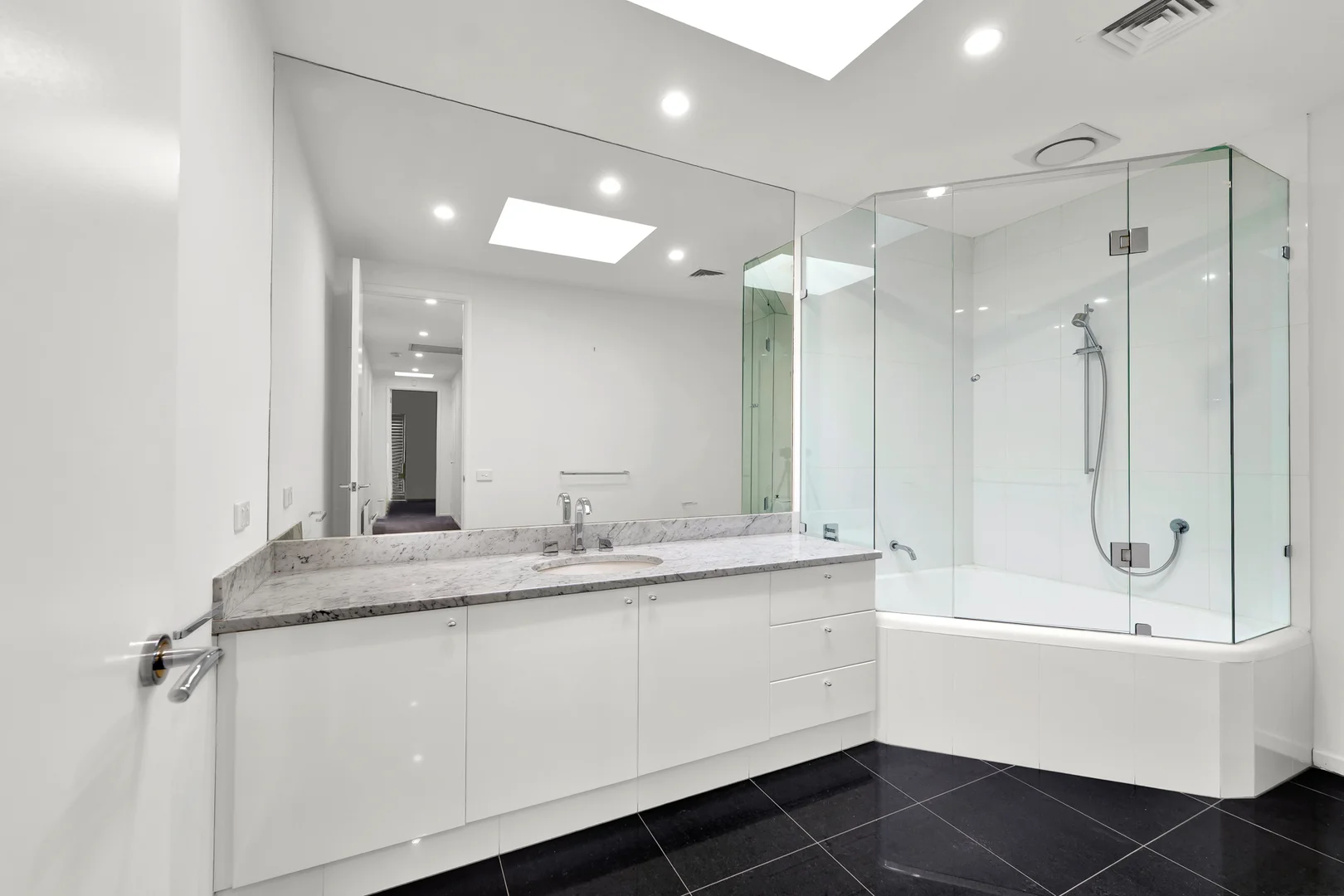 Additional image 7 of 8 Cloverdale Avenue, Toorak VIC 3142