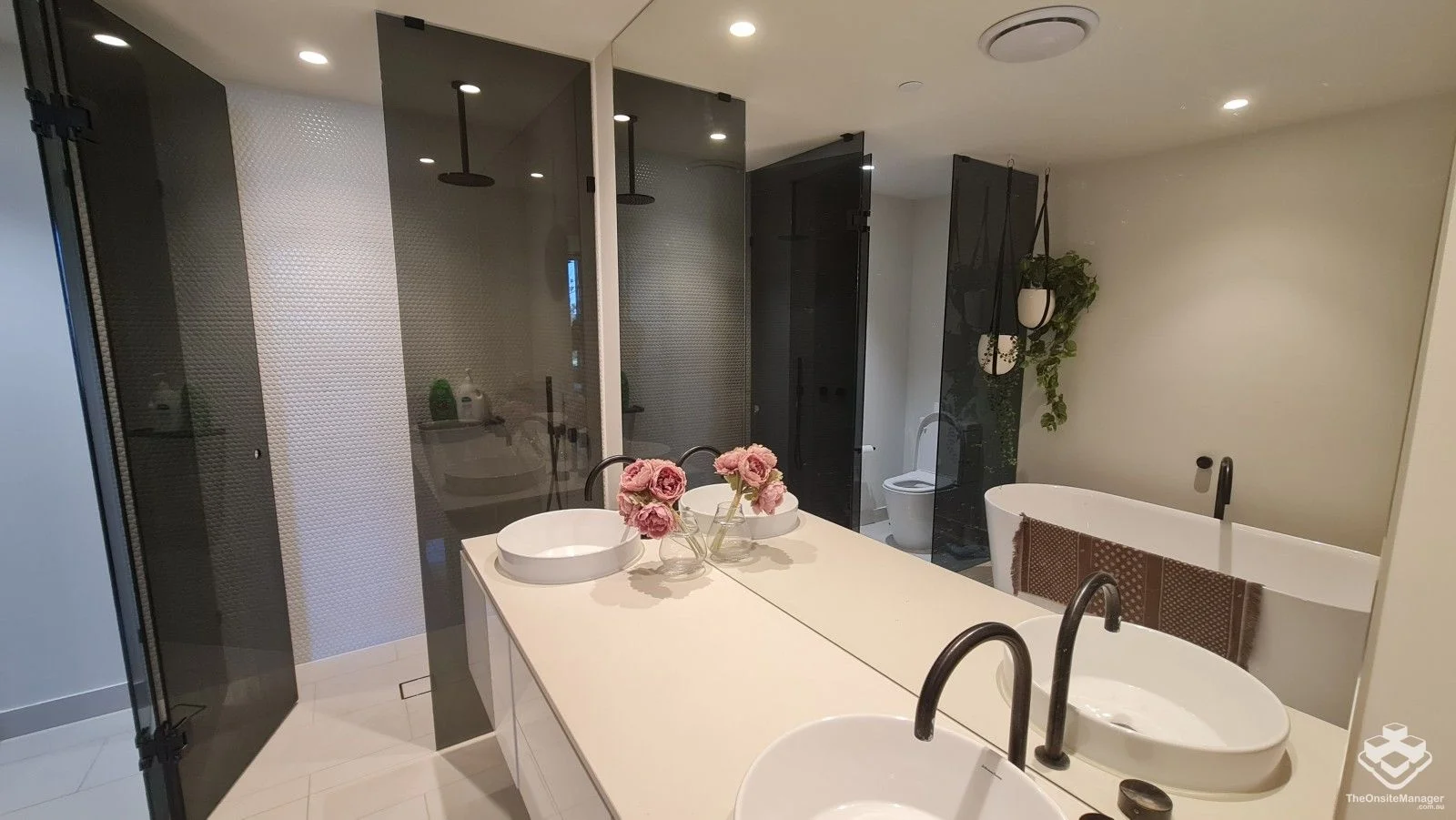 Additional image 6 of ID:21149054/1328 Gold Coast Highway, Palm Beach QLD 4221