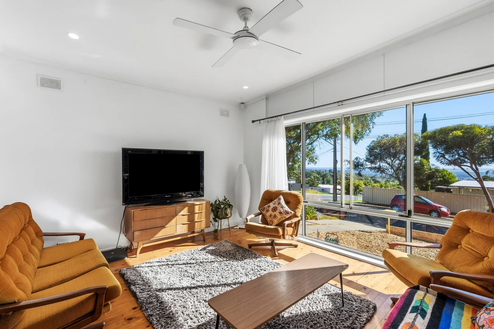 1 Sea View Road, Para Hills SA 5096