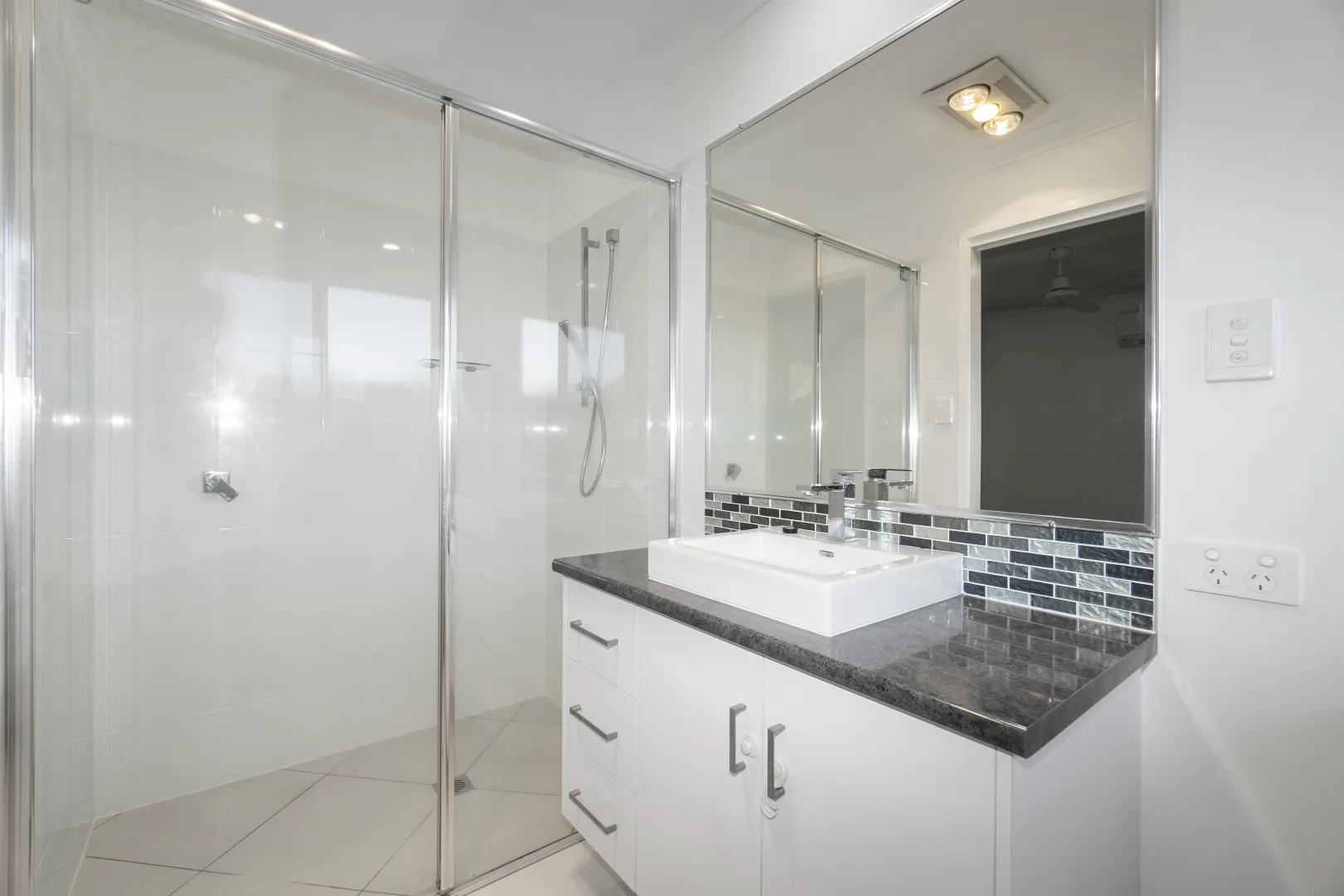 Additional image 8 of 2/101 McCarthy Road, Avenell Heights QLD 4670