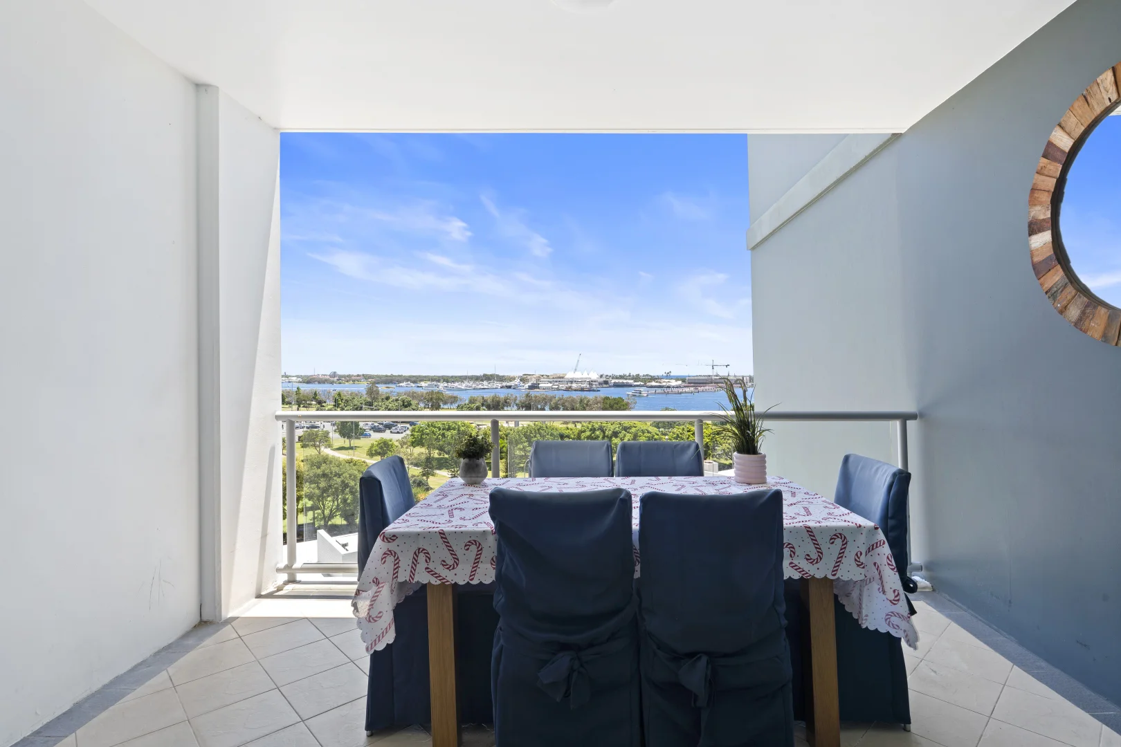 910/1 Como Crescent, Southport QLD 4215