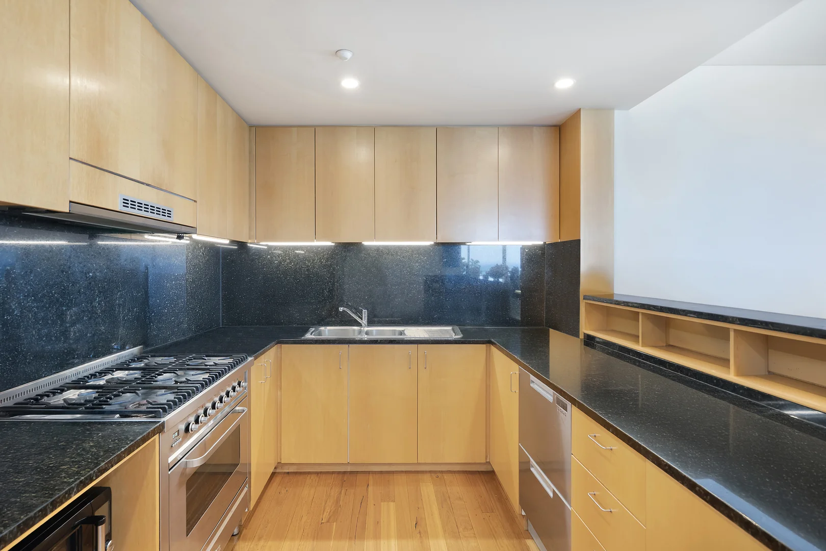Additional image 6 of 802/61 Shortland Esplanade, Newcastle NSW 2300