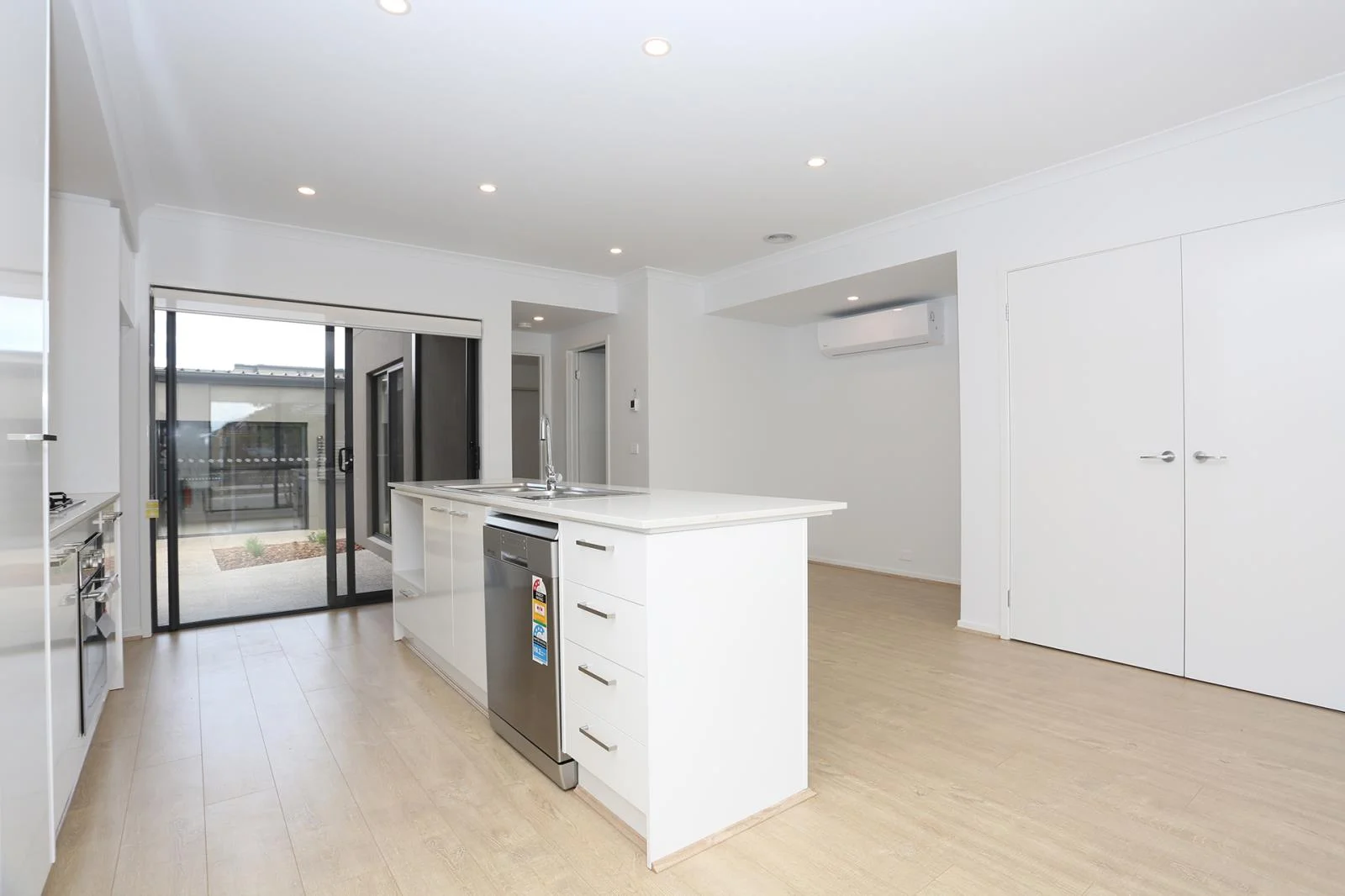 9 Plenty View, Beveridge VIC 3753 photo 2
