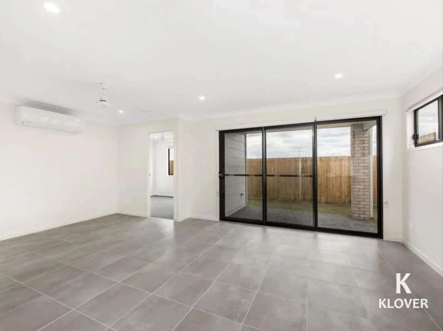 1/27 Nevada Rd, Park Ridge QLD 4125 photo 4