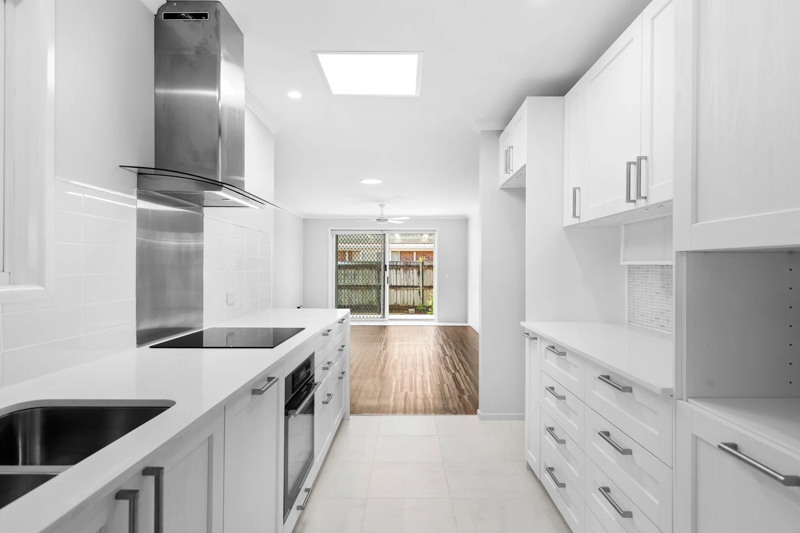 15 Daldy Ct, Brendale QLD 4500 photo 2