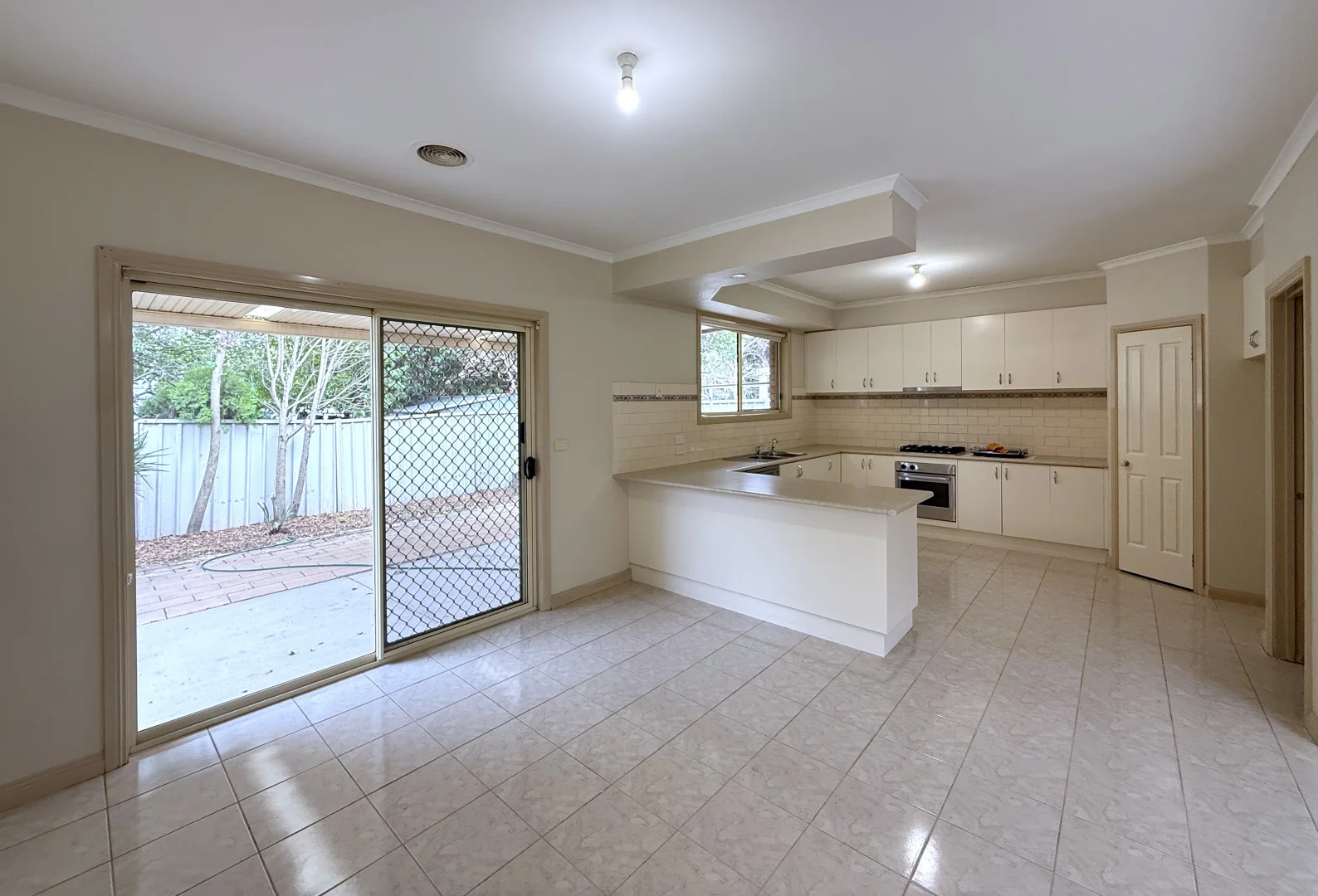 Additional image 3 of 17 Willandra Loop, Caroline Springs VIC 3023