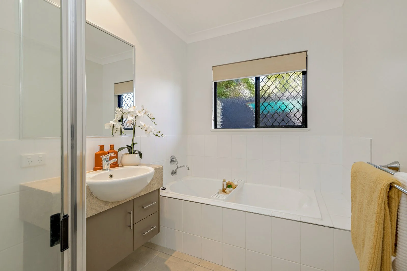 Additional image 10 of 218 Greenslopes Street, Whitfield QLD 4870