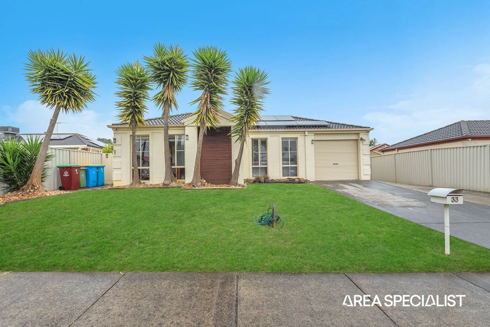 33 Monahans Road, Cranbourne West VIC 3977