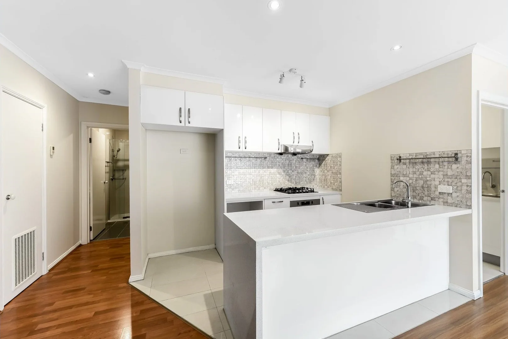 2/31 Orchard Street, Glen Waverley VIC 3150