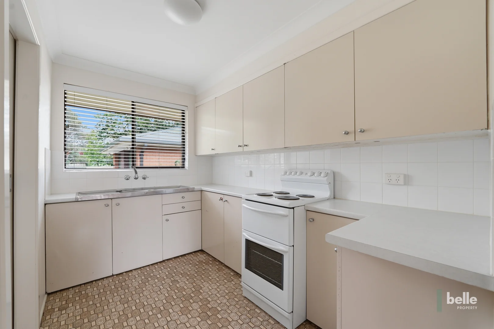 Additional image 3 of 2/12 Joan Place, Armidale NSW 2350