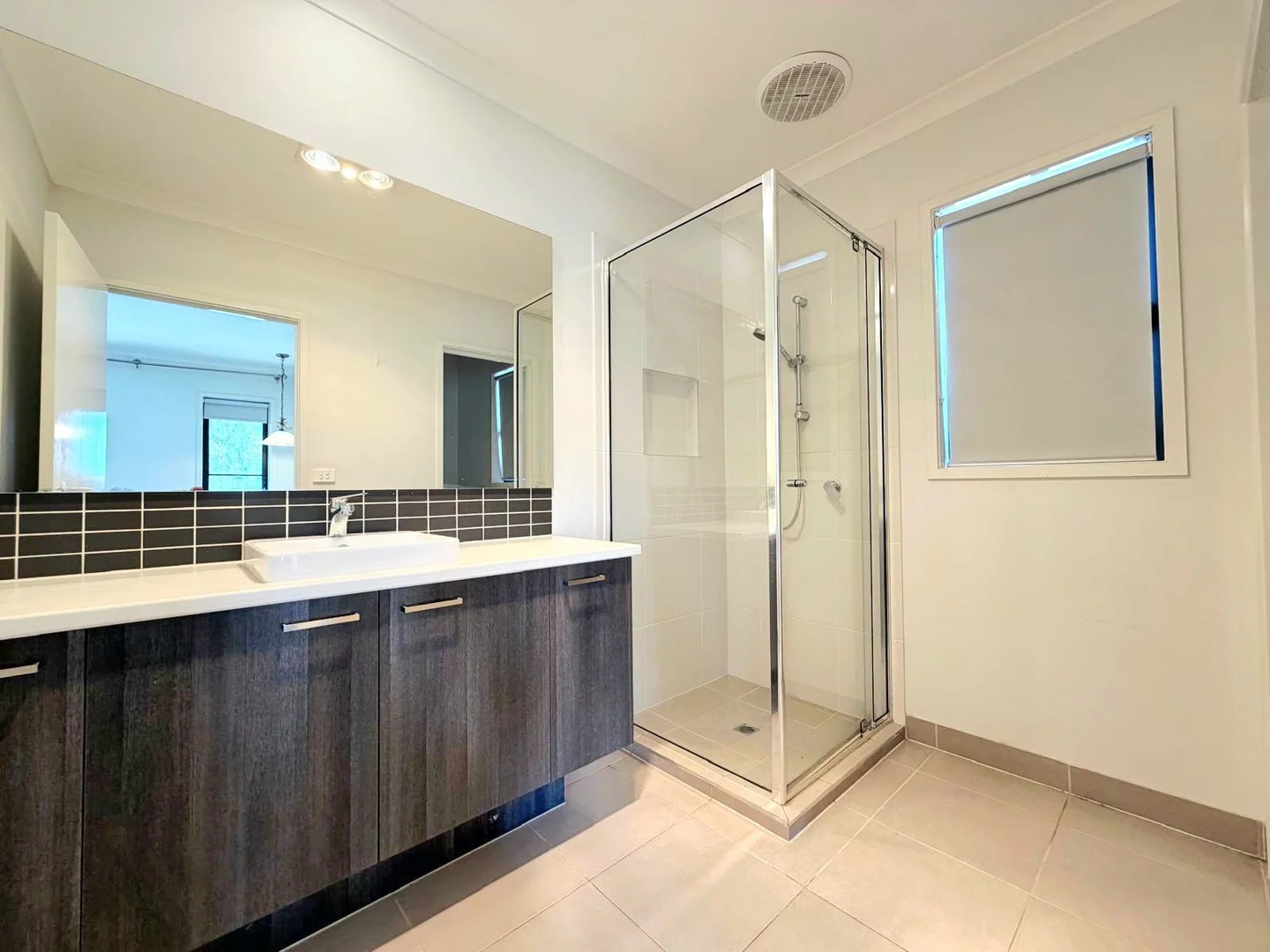 24 Thurston Avenue, Tarneit VIC 3029 photo 3