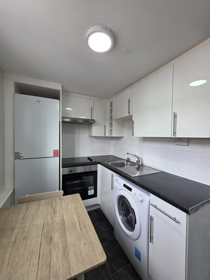 Studio Flat, Lower Cathedral Road, CF11, N1 7GU photo 4