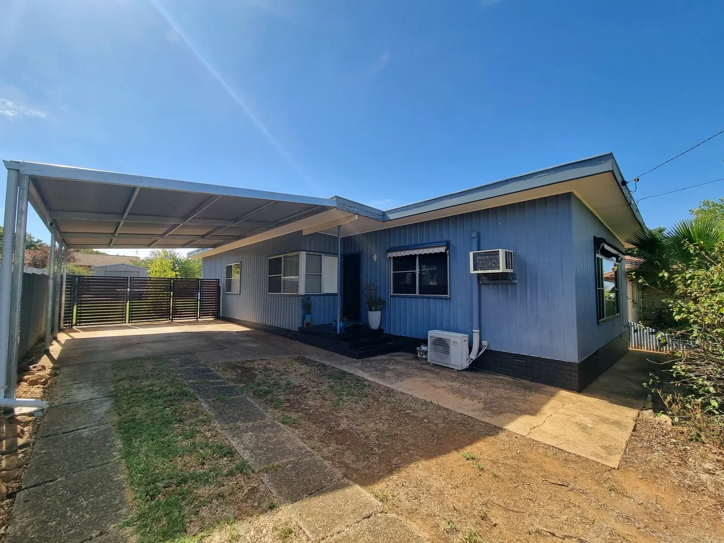5 Glover Street, Parkes NSW 2870