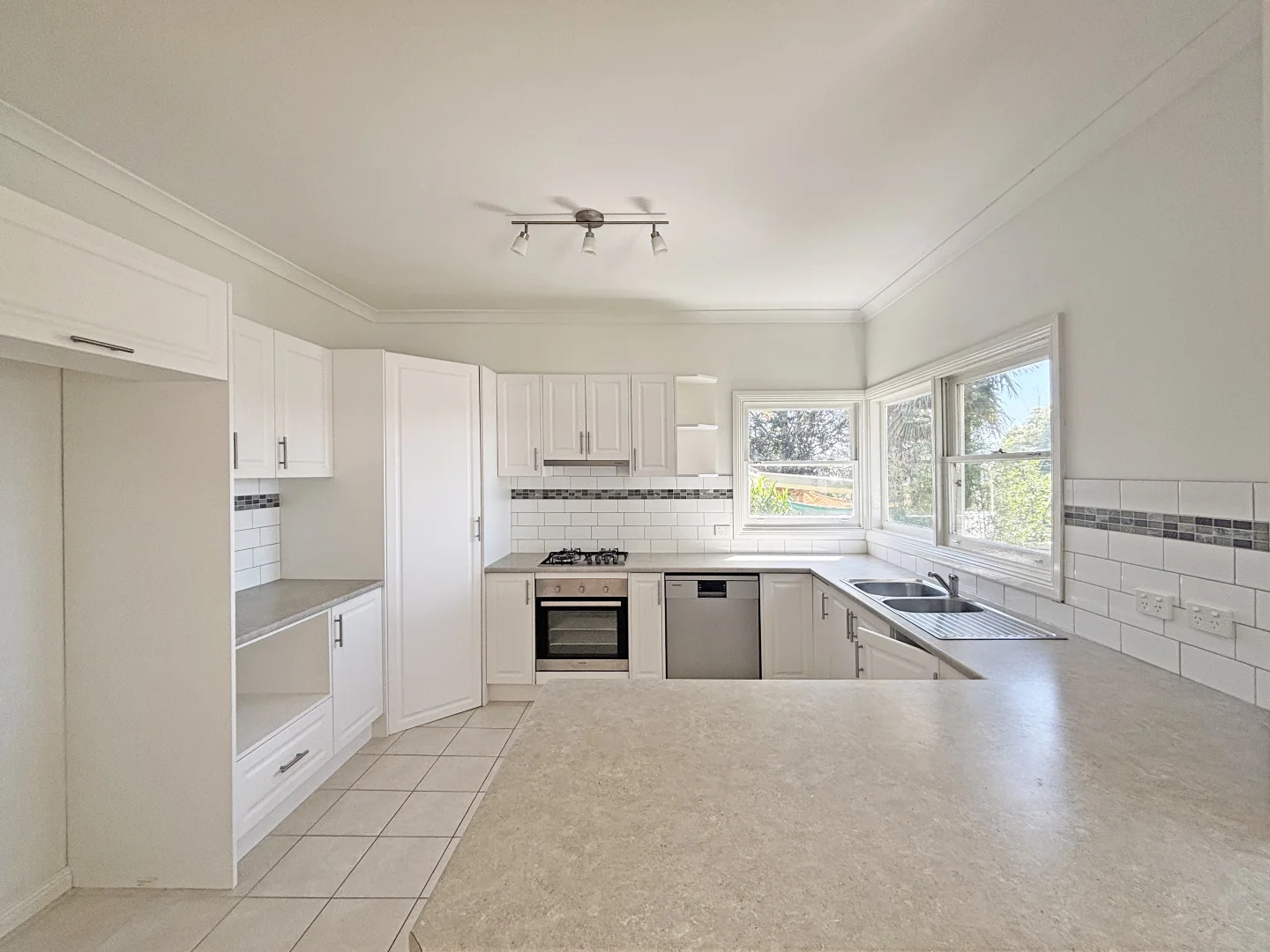 Additional image 3 of 5 Caton Street, Warragul VIC 3820