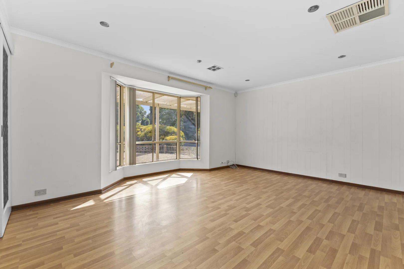 Additional image 3 of 14 Underwood Close, Golden Grove SA 5125