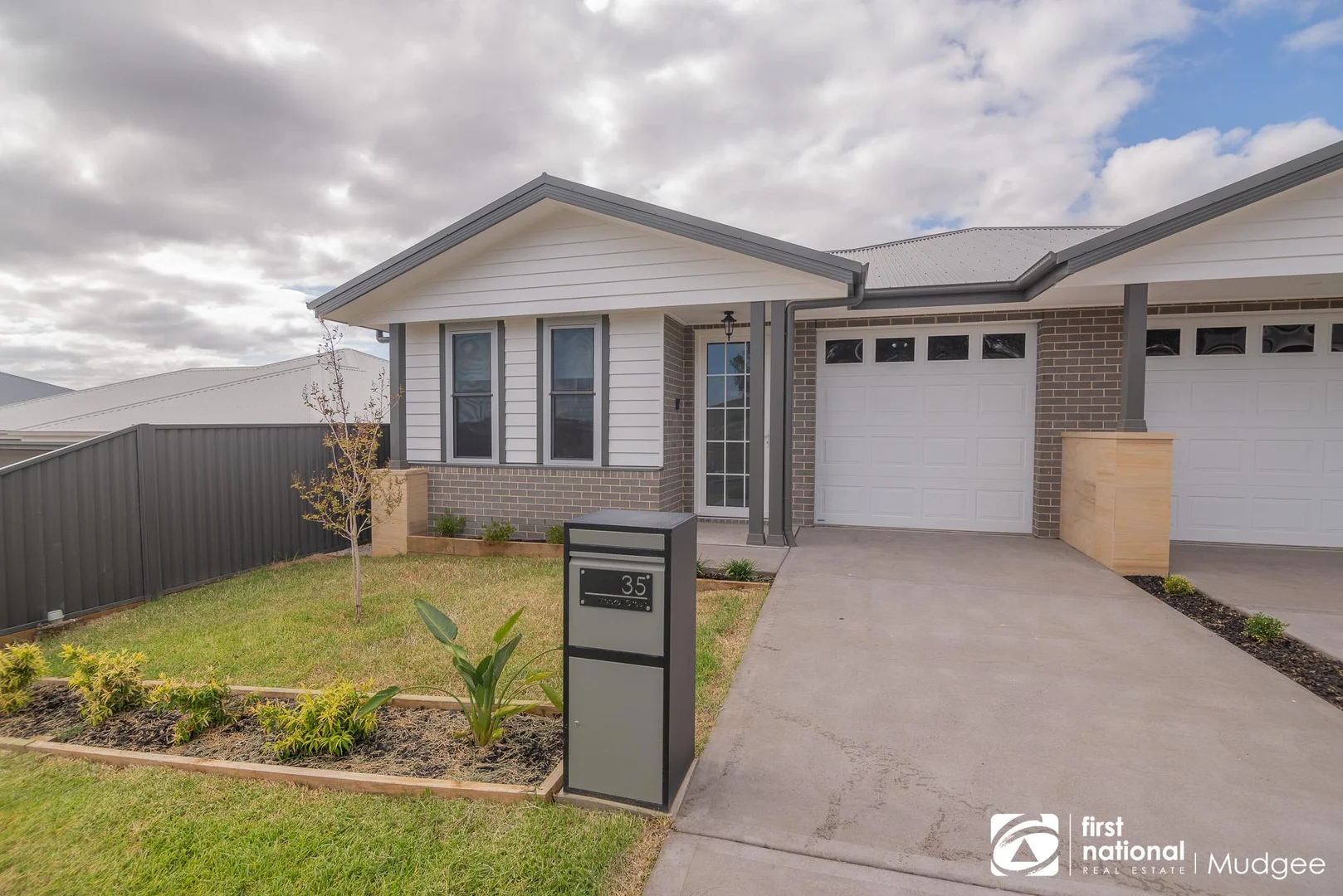 35 Marskell Circuit, Mudgee NSW 2850 photo 2