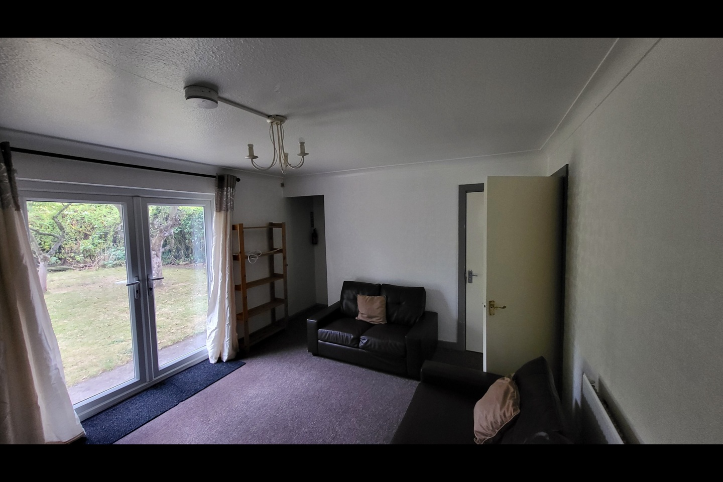 4 Bed Bungalow, Orston Drive, NG8, N1 7GU