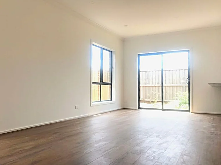 Additional image 3 of 111 Palmdale Crescent, Mambourin VIC 3024