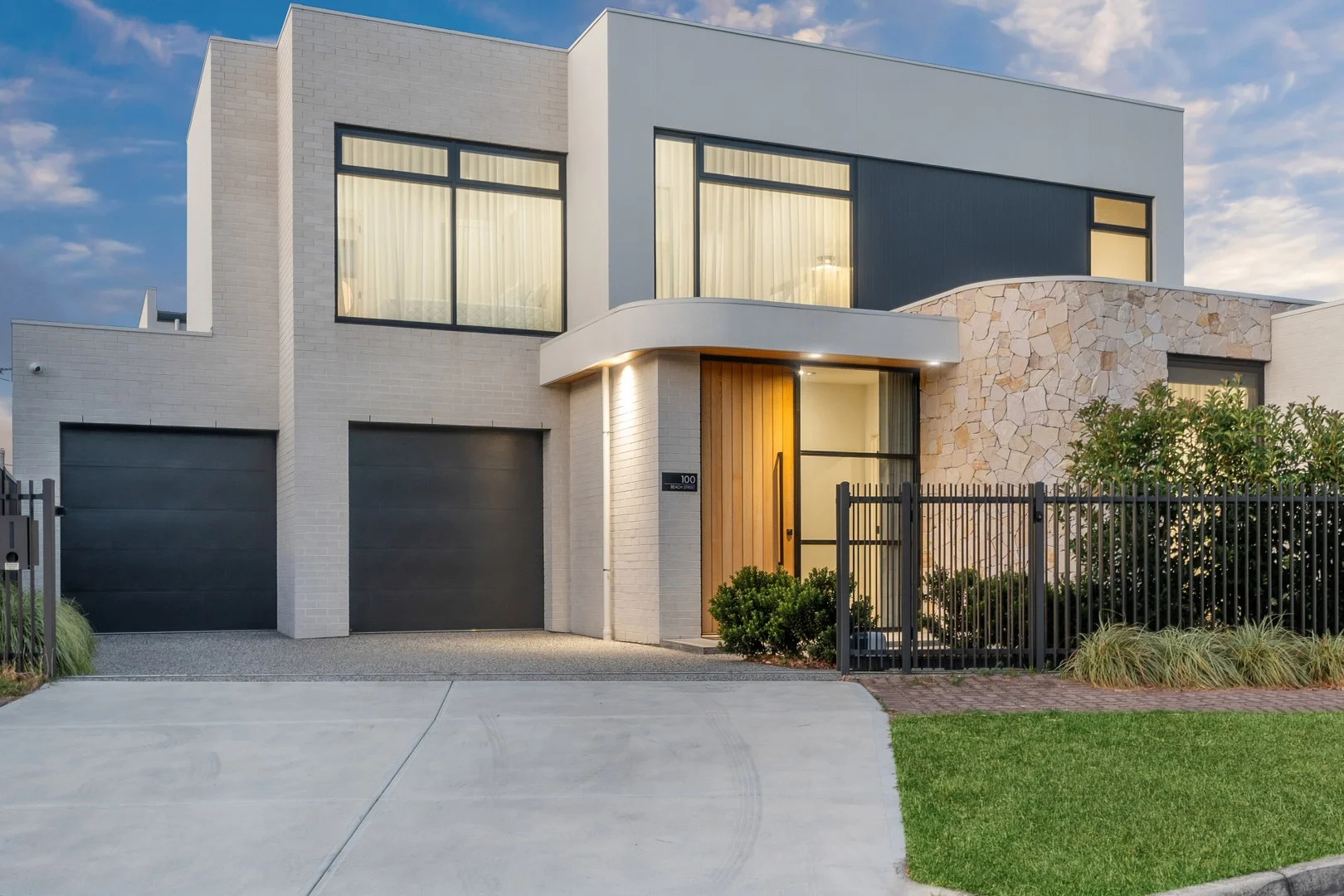 Additional image 2 of 100 Beach Street, Grange SA 5022