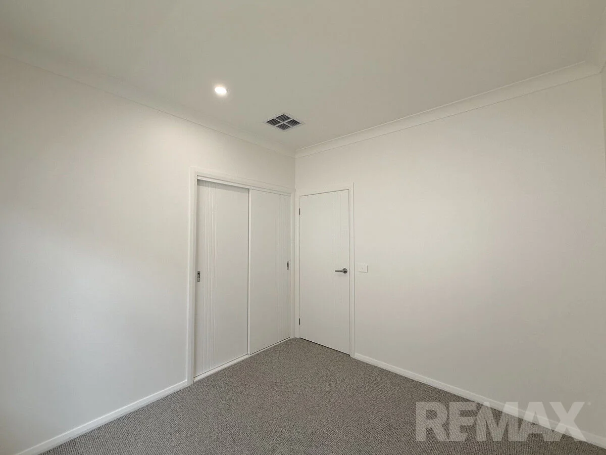 Additional image 9 of 2/17 Tooleybuc Street, Gobbagombalin NSW 2650