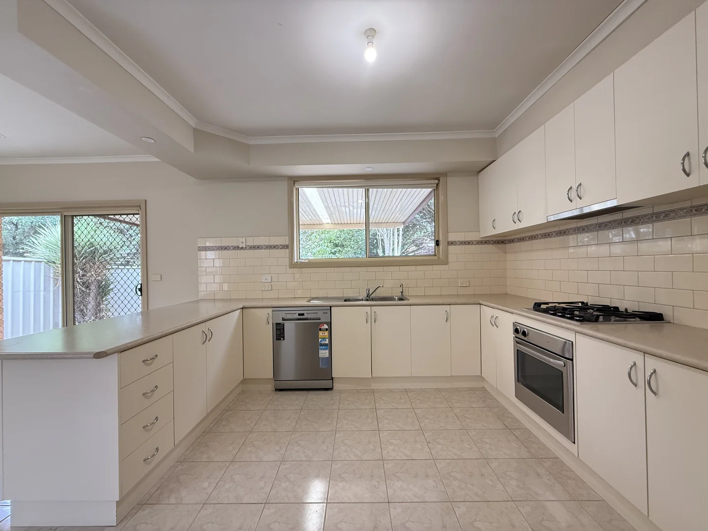 Additional image 4 of 17 Willandra Loop, Caroline Springs VIC 3023
