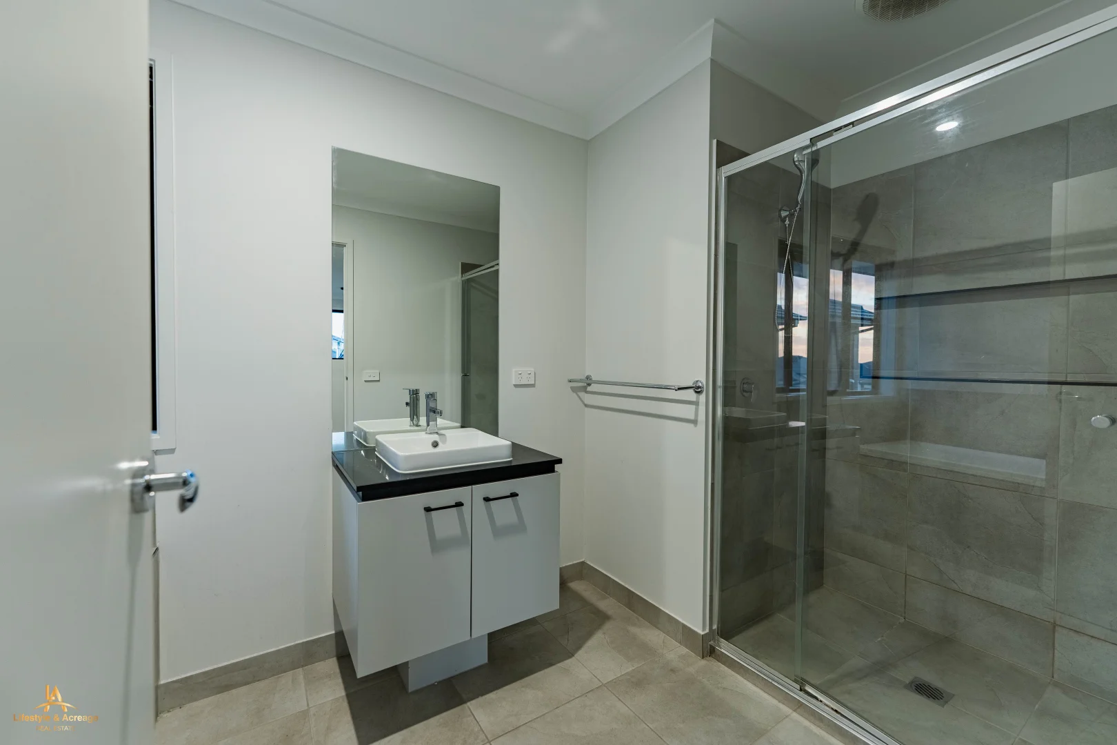 Additional image 18 of 28 Hekela Street, Clyde North VIC 3978