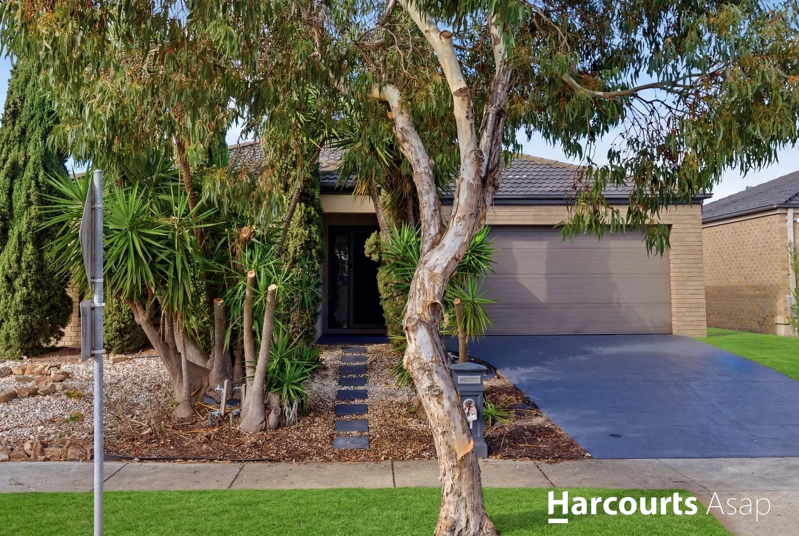 11 Springmount Street, Cranbourne North VIC 3977