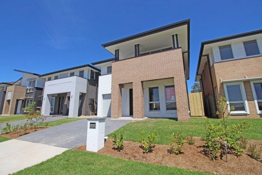 53 SUMMERLAND Crescent, Colebee NSW 2761