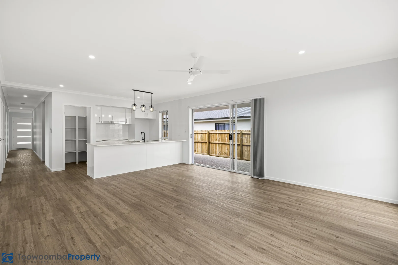 Additional image 2 of 5 Dunmall Crescent, Glenvale QLD 4350