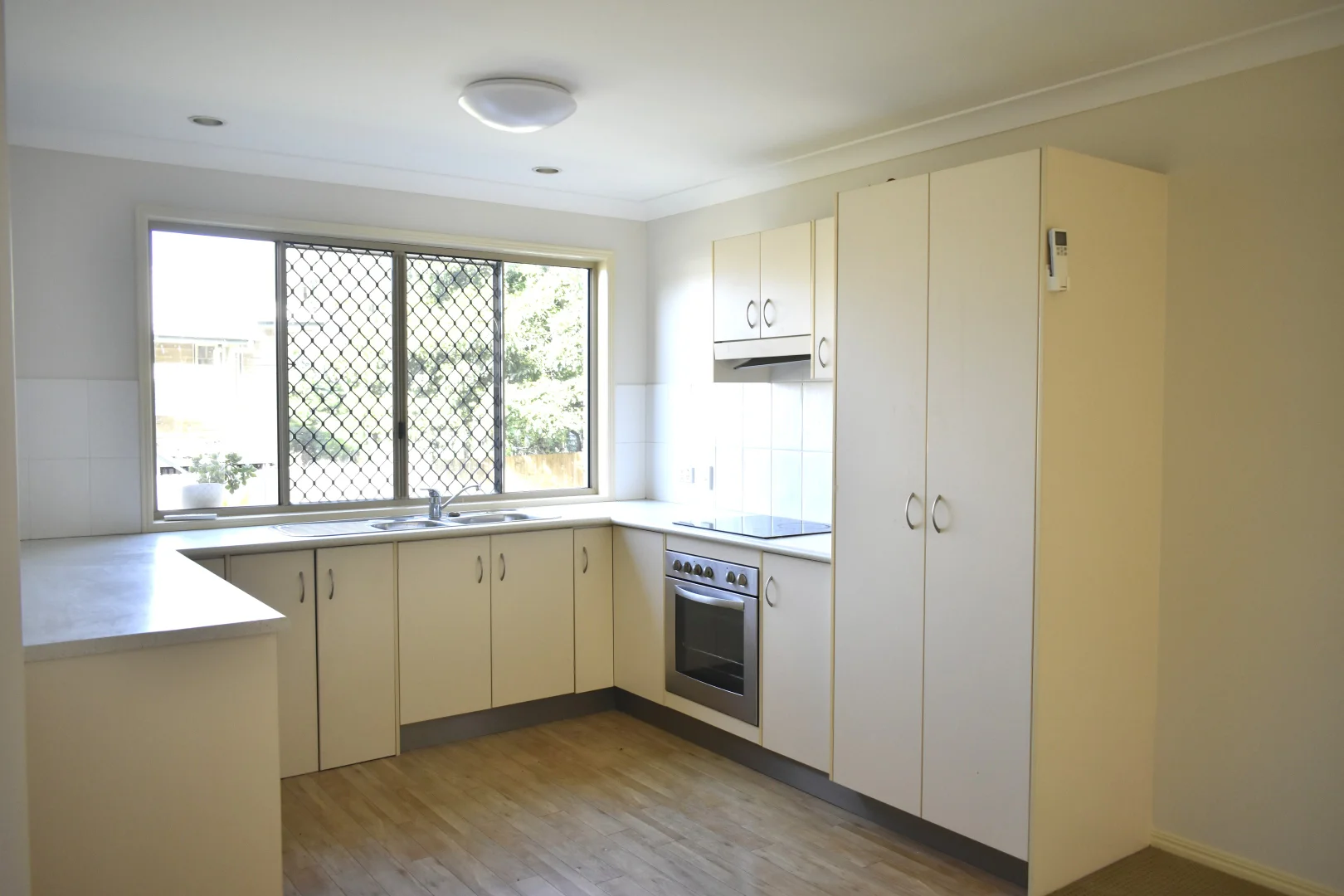 Additional image 3 of 217A Auckland Street, South Gladstone QLD 4680