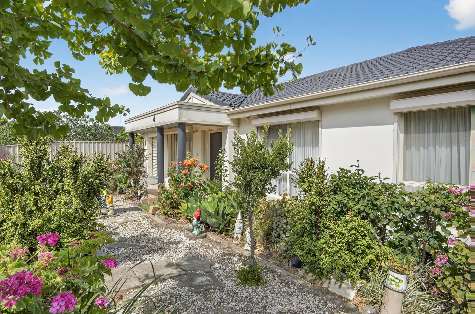 4 Carlyle Street, Victor Harbor SA 5211