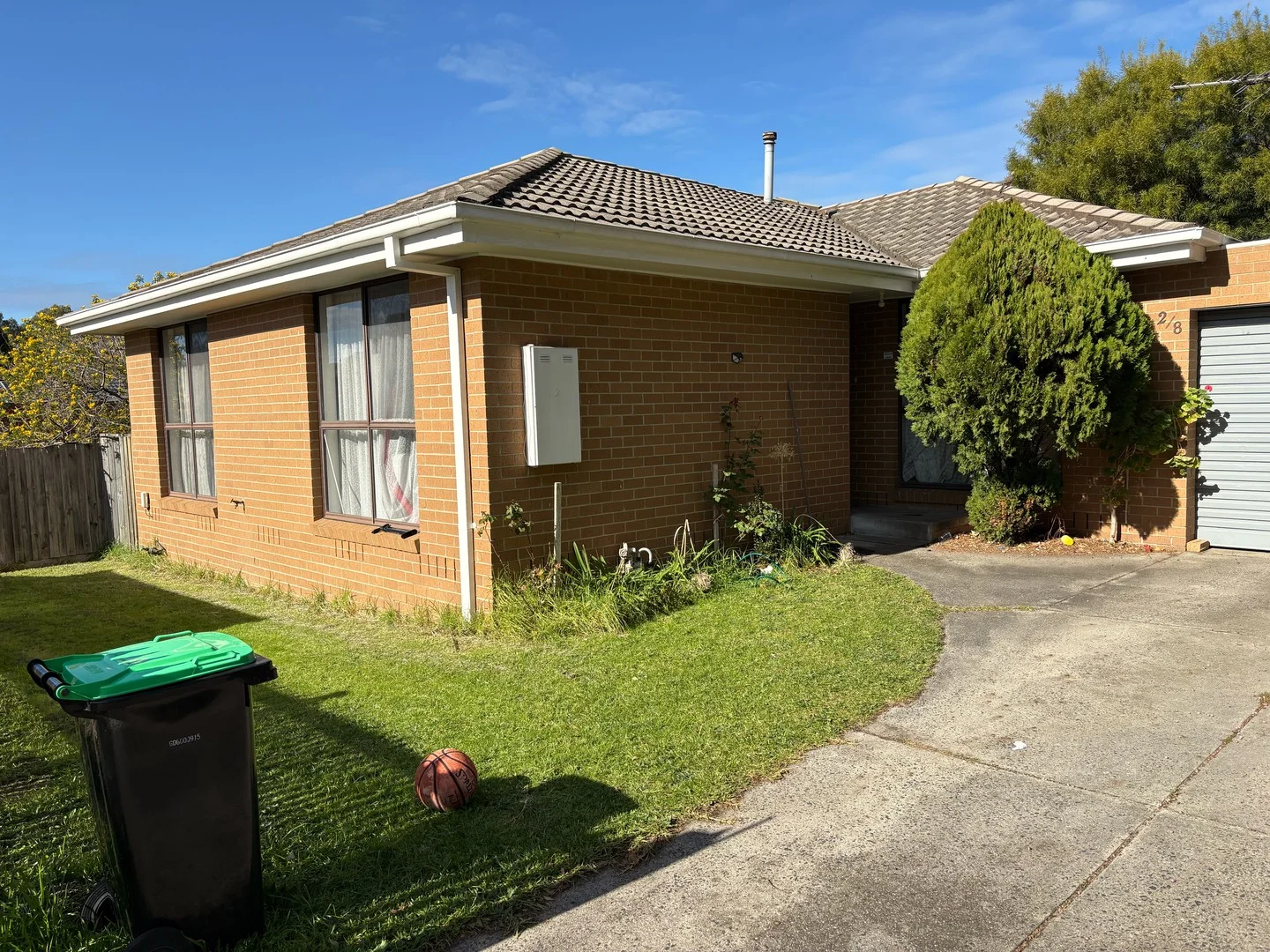 2/8 Whitworth Avenue, Springvale VIC 3171