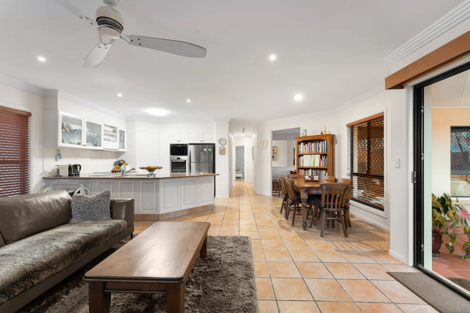 Additional image 4 of 30 Nottinghill Gate Drive, Arundel QLD 4214