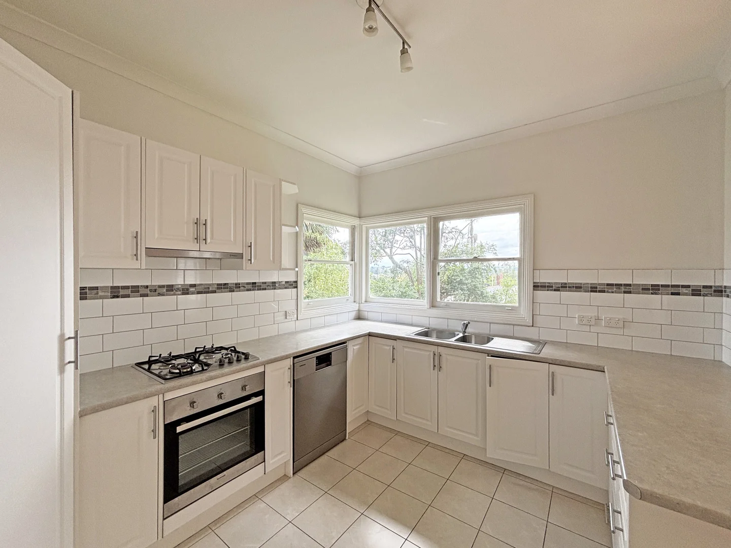 Additional image 4 of 5 Caton Street, Warragul VIC 3820