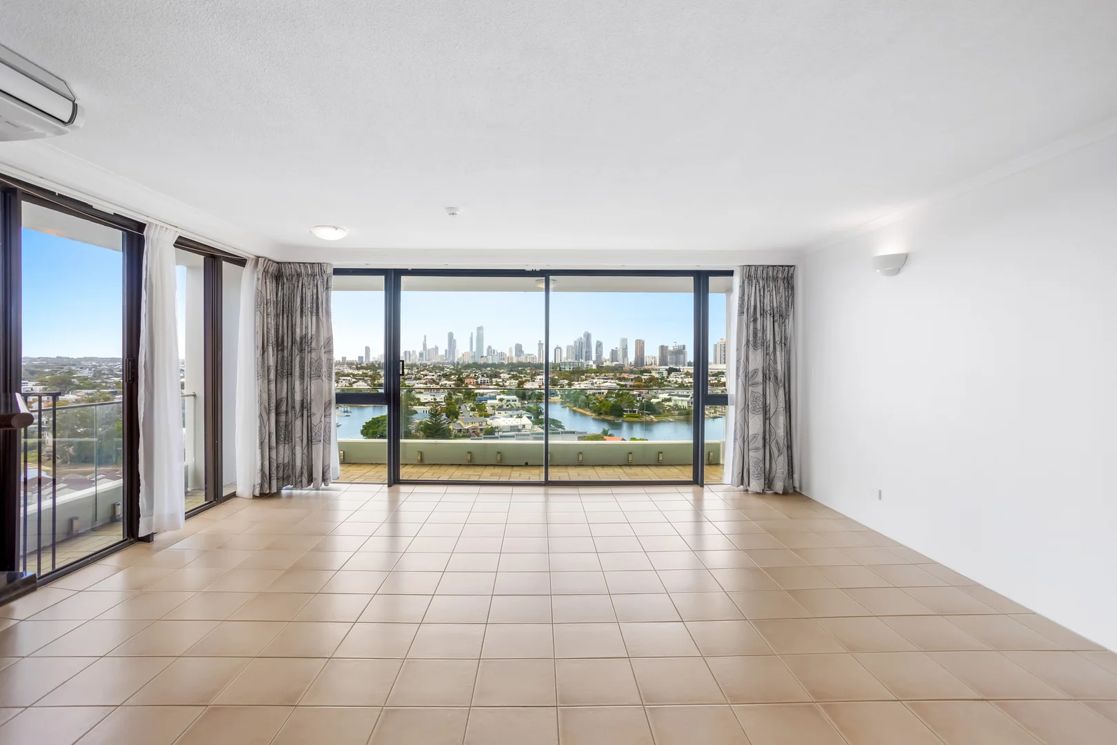53/54 Hooker Boulevard, Mermaid Waters QLD 4218 photo 4