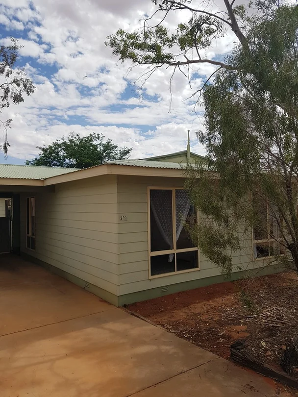 33b Bopeechee Street, Roxby Downs SA 5725