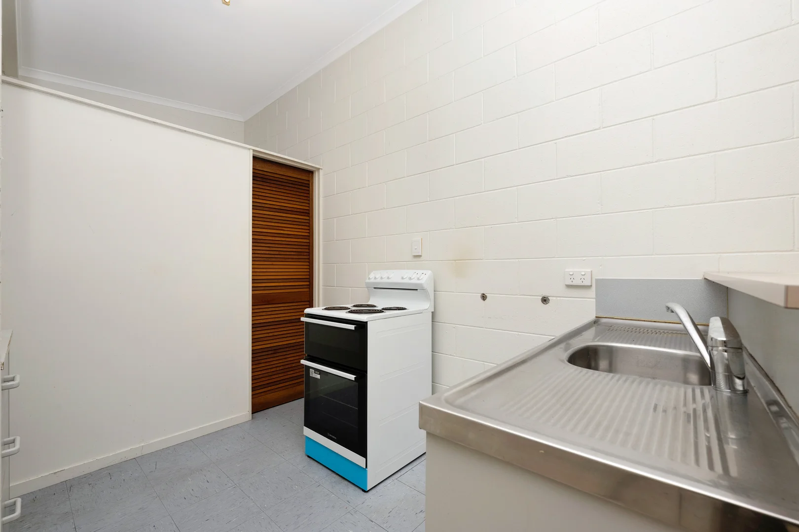 Additional image 3 of 4/55 Cook Street, North Ward QLD 4810