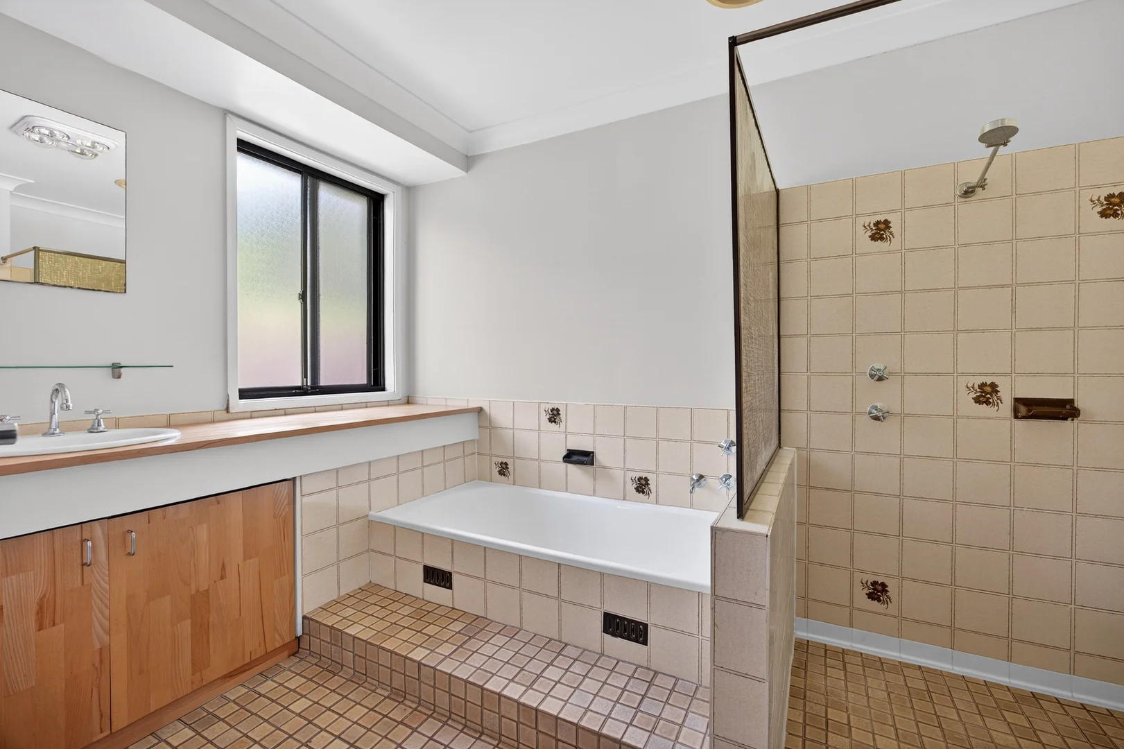Additional image 10 of 215 Hawkesbury Road, Winmalee NSW 2777
