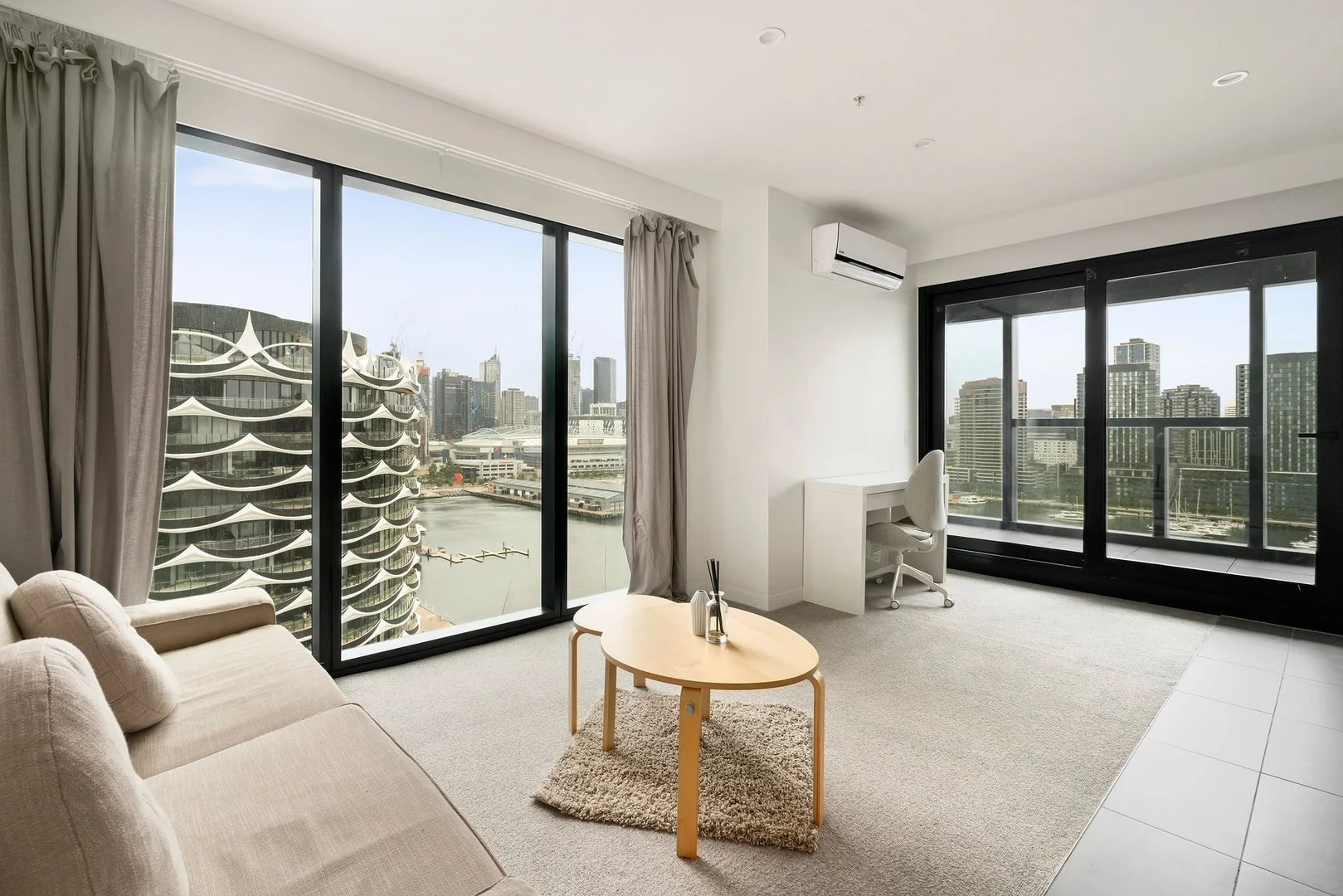 1801/8 Pearl River Road, Docklands VIC 3008
