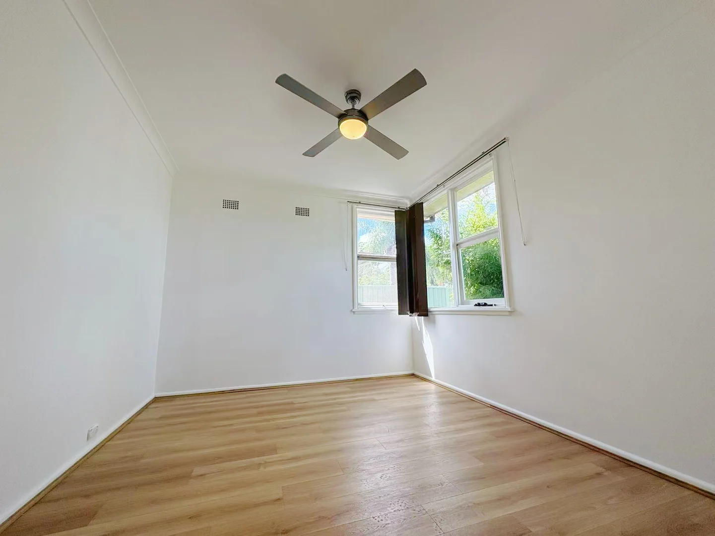 Additional image 8 of 20 English St, Glenfield NSW 2167
