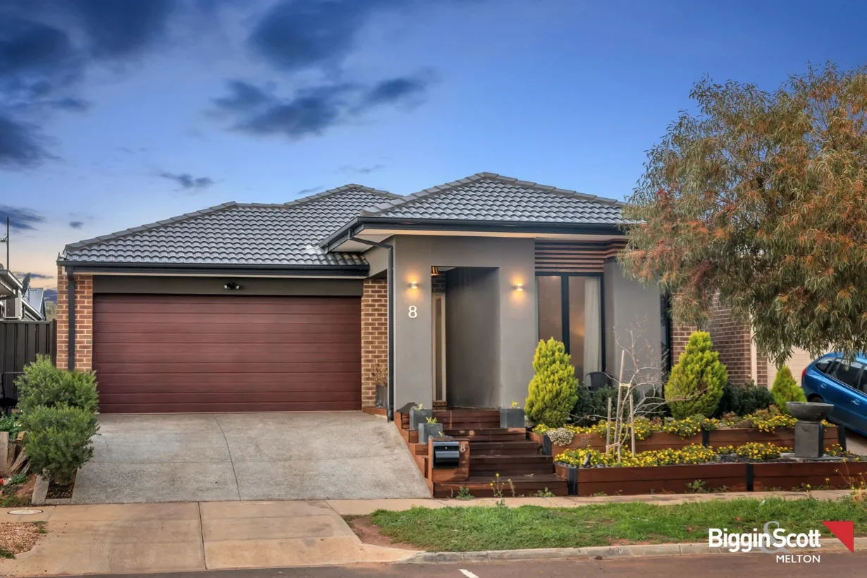 8 Diamond Parade, Cobblebank VIC 3338