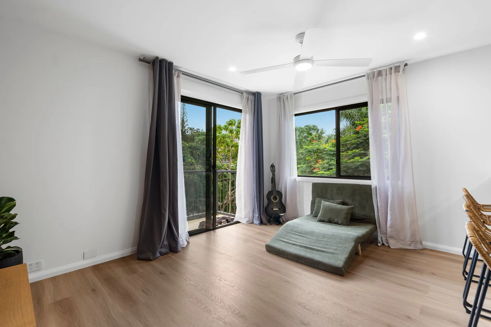 Additional image 2 of 8A Crest Dr, Elanora QLD 4221