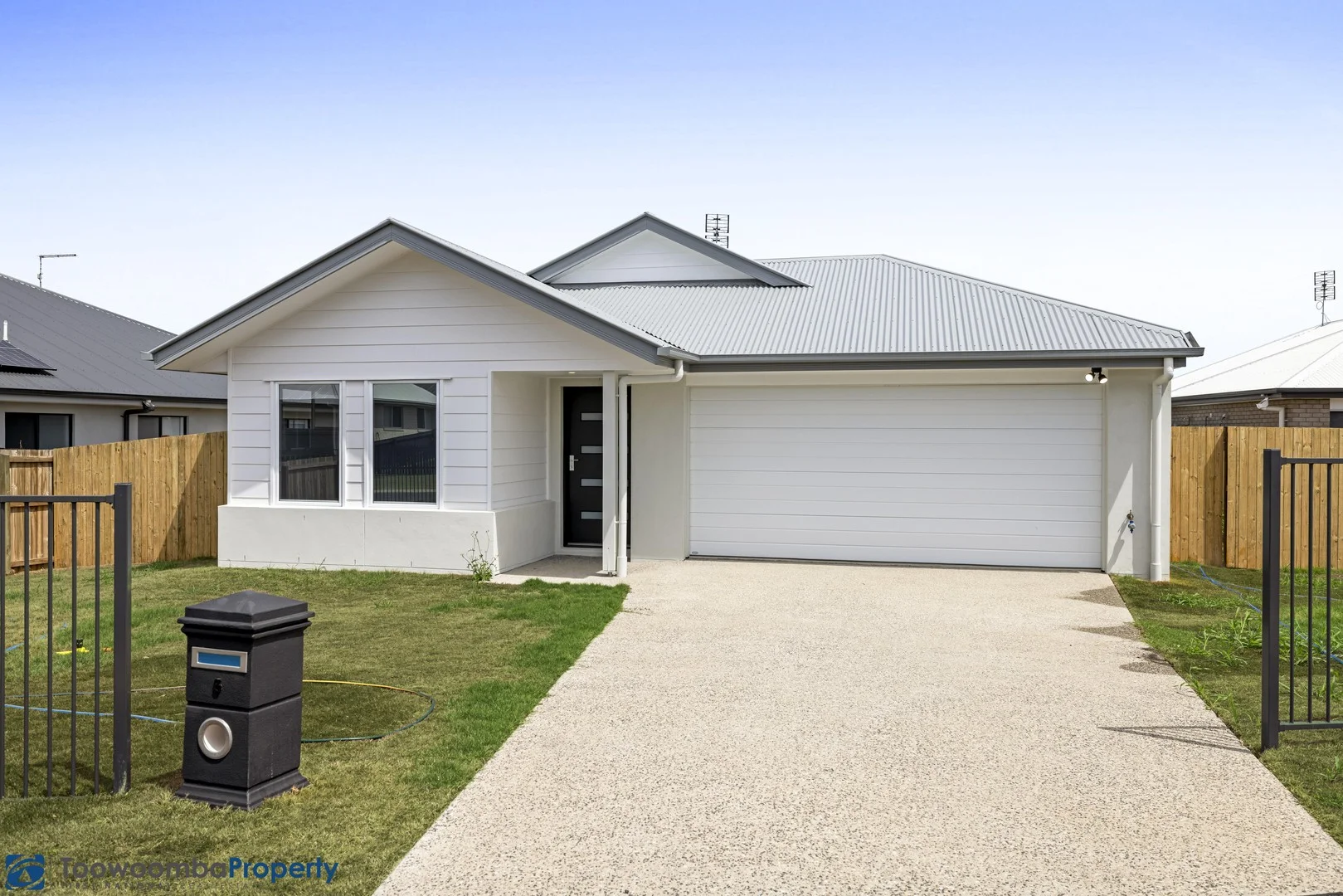 5 Dunmall Crescent, Glenvale QLD 4350